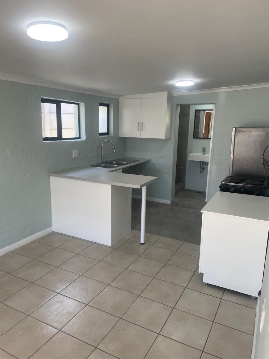 To Let 1 Bedroom Property for Rent in Southfield Western Cape